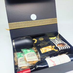 Wine & Nibbles Gourmet Hamper