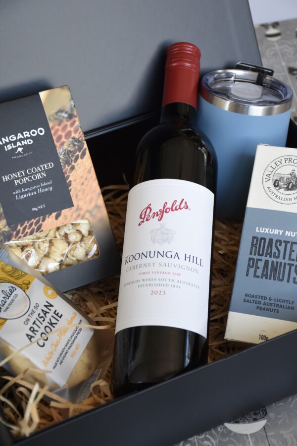 Wine & Nibbles Gourmet Hamper - Image 9