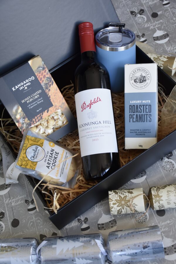 Wine & Nibbles Gourmet Hamper - Image 7
