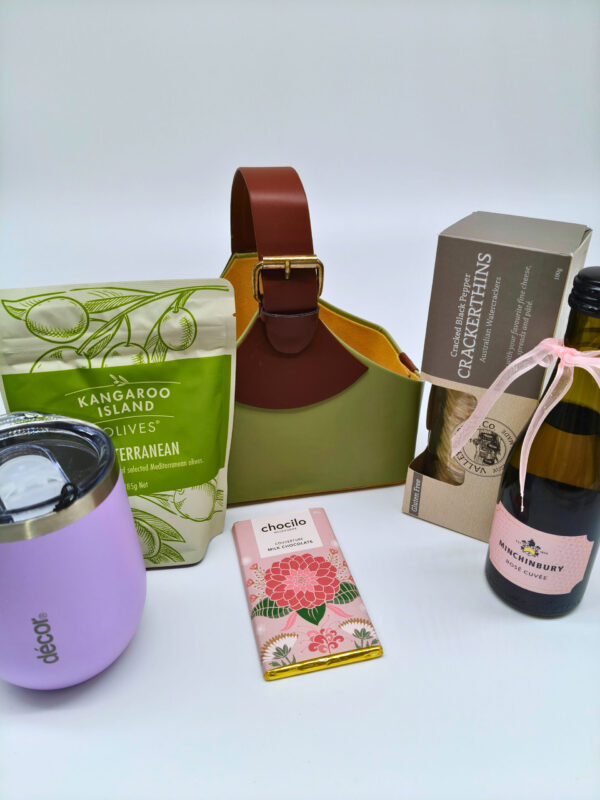 Bubbly Lover Basket - Image 2