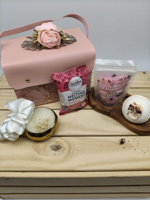 Pamper Hamper - Image 4