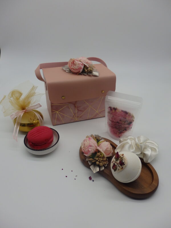 Pamper Hamper - Image 9